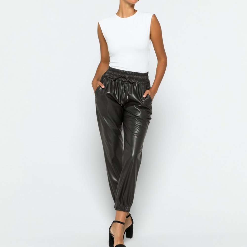BLANK NYC BLACK FAUX LEATHER JOGGER PANTS 27 w
